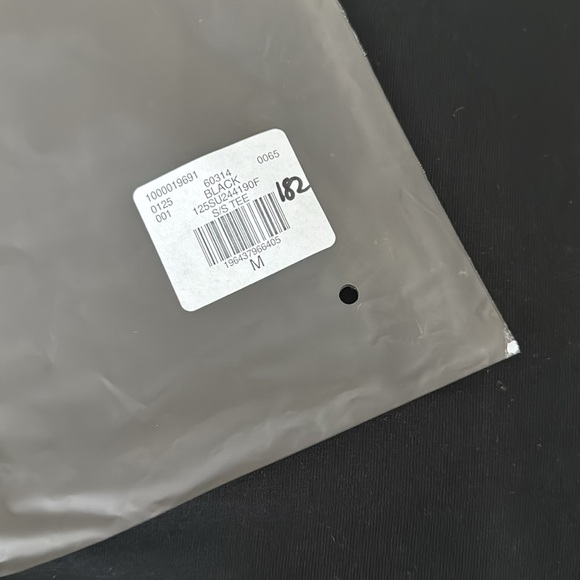 Fear of God-Essentials tee - Picture 2 of 5